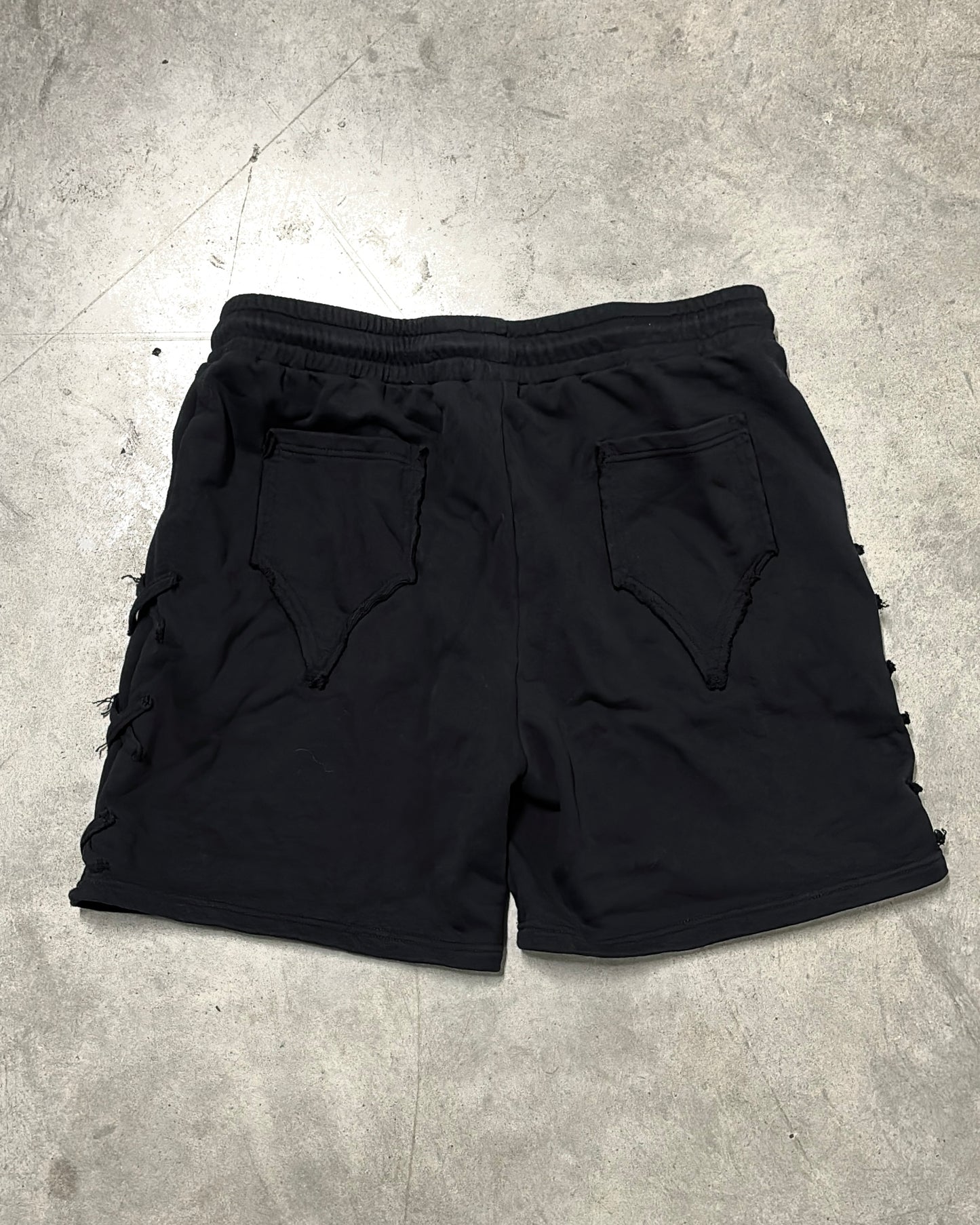 'SYMBIOTE' SHORTS (NOIR)