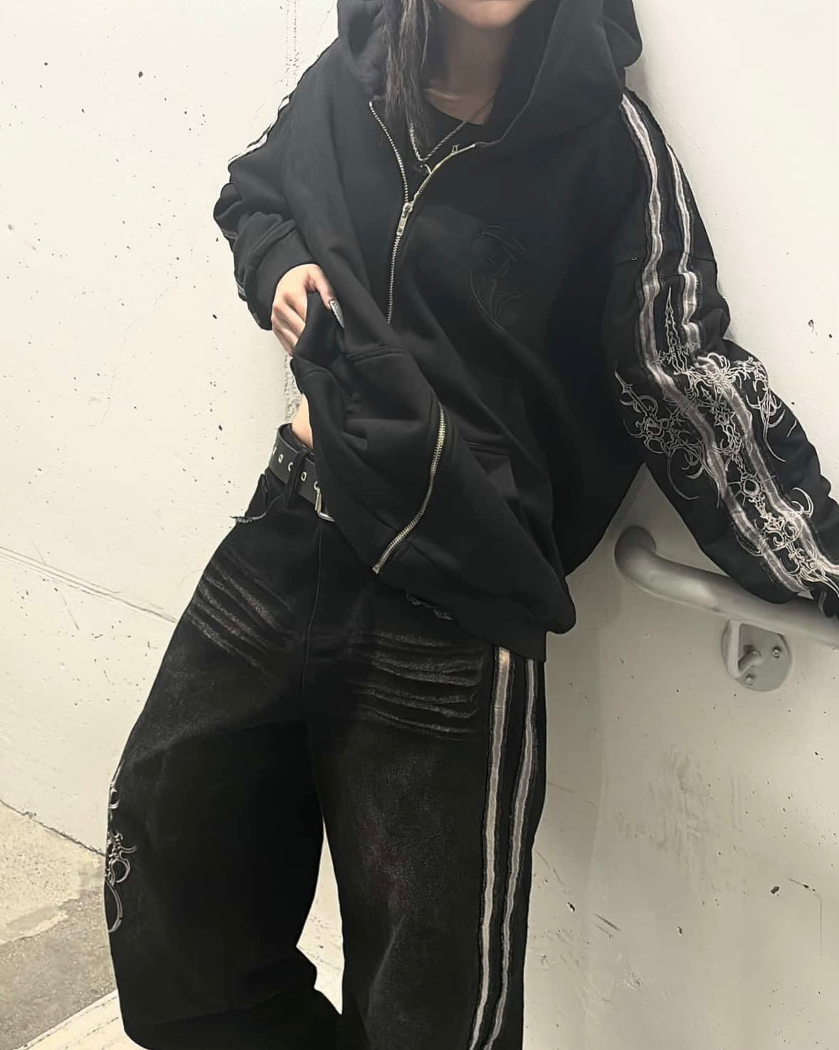 'Sigil' Zipup (Noir)